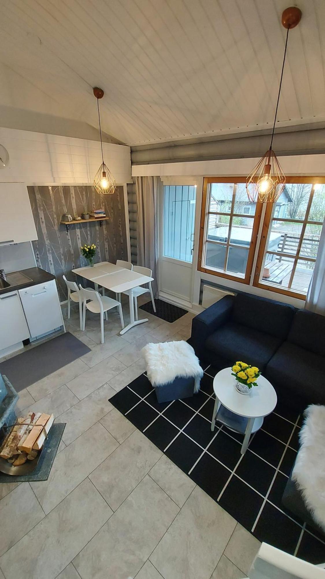 Villa Soepoe Moekki Himoksella Palveluiden Vieressae Jämsä Exterior foto